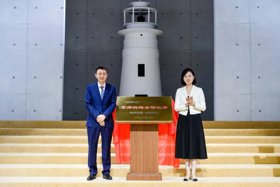 突破與自由，民族服裝定制品牌隆慶祥2023春夏新品發(fā)布會(huì)&ldquo;自由之境&rdquo;圓滿舉行