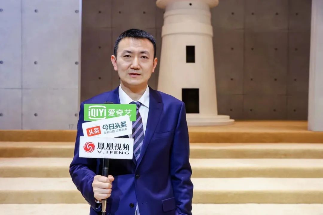  突破與自由，民族服裝定制品牌隆慶祥2023春夏新品發(fā)布會(huì)&ldquo;自由之境&rdquo;圓滿舉行
