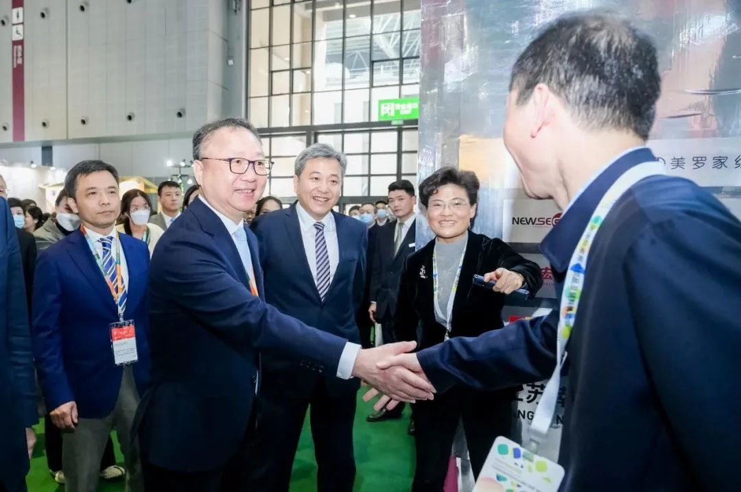 力為華夏添錦繡，織就神州好生活！2023中國紡聯(lián)春季聯(lián)展開幕式暨棉紡消費(fèi)季活動啟動儀式舉行