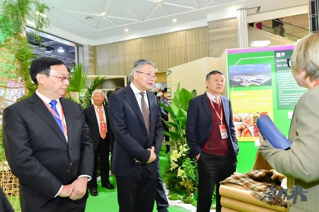 躍新永續(xù) 生態(tài)時(shí)尚--2023海寧中國國際皮革毛皮時(shí)裝面輔料展，匯聚可持續(xù)發(fā)展潮力量