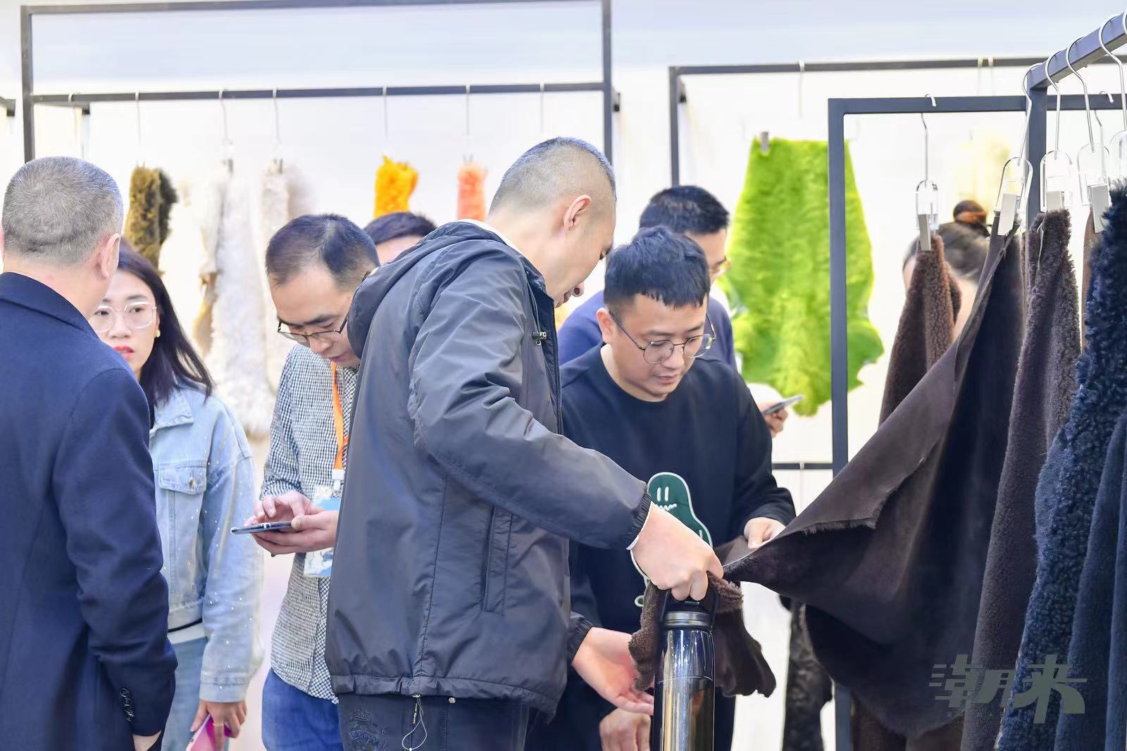 躍新永續(xù) 生態(tài)時(shí)尚--2023海寧中國國際皮革毛皮時(shí)裝面輔料展，匯聚可持續(xù)發(fā)展潮力量