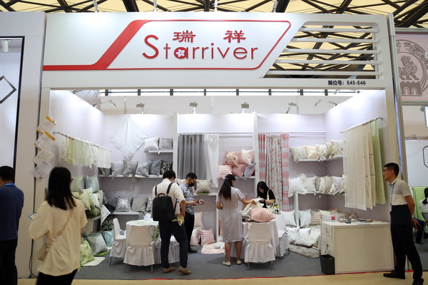 山東292家企業(yè)齊聚31屆華交會，青島家紡展團(tuán)大放異彩