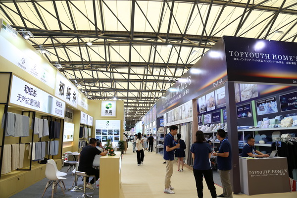 山東292家企業(yè)齊聚31屆華交會，青島家紡展團(tuán)大放異彩
