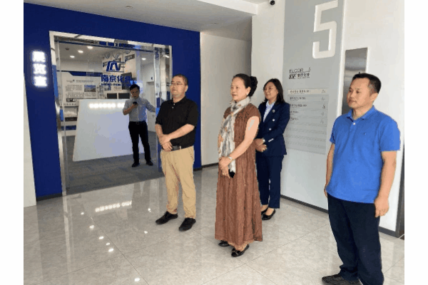 強強聯(lián)合，集萃纖維研究所與南京化纖達成戰(zhàn)略合作，共謀纖維創(chuàng)新篇章