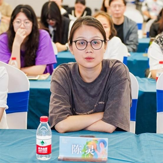 把握展陳設(shè)計(jì)前沿趨勢(shì)，柯橋天天時(shí)尚為紡企提供展廳升級(jí)實(shí)用指南！
