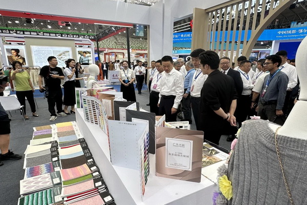 36家毛織企業(yè)抱團(tuán)參展中國（鄂爾多斯）國際羊絨羊毛展覽會，提升大朗品牌知名度 