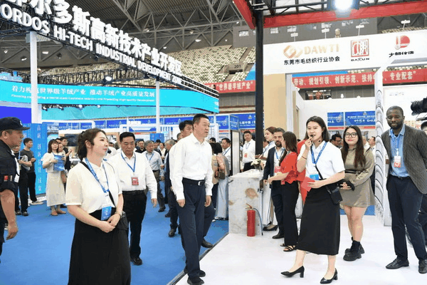 36家毛織企業(yè)抱團(tuán)參展中國（鄂爾多斯）國際羊絨羊毛展覽會，提升大朗品牌知名度 