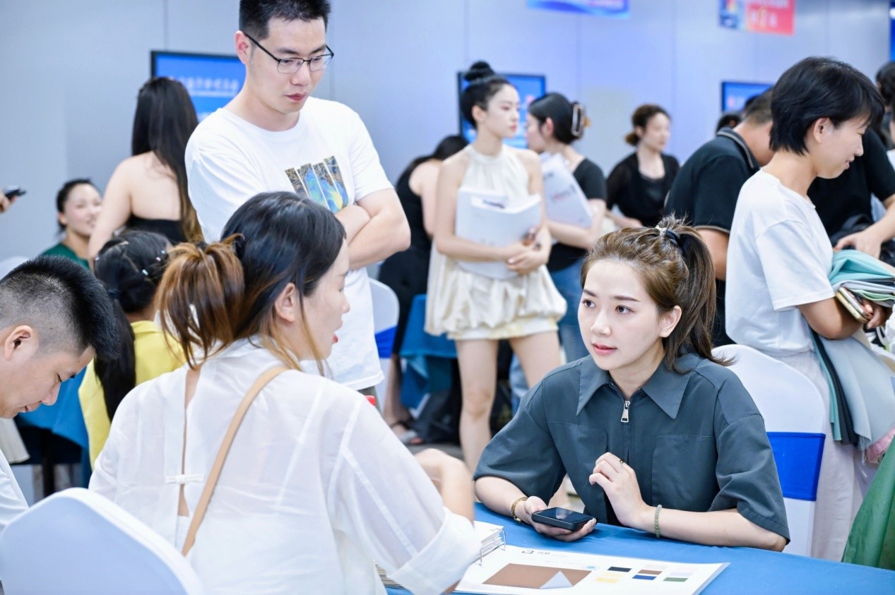 向世界問好！&ldquo;中國(guó)時(shí)尚女裝面料第一站&rdquo;榮耀啟航