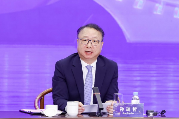 2024全球知名企業(yè)圓桌會議共商培育新質生產力