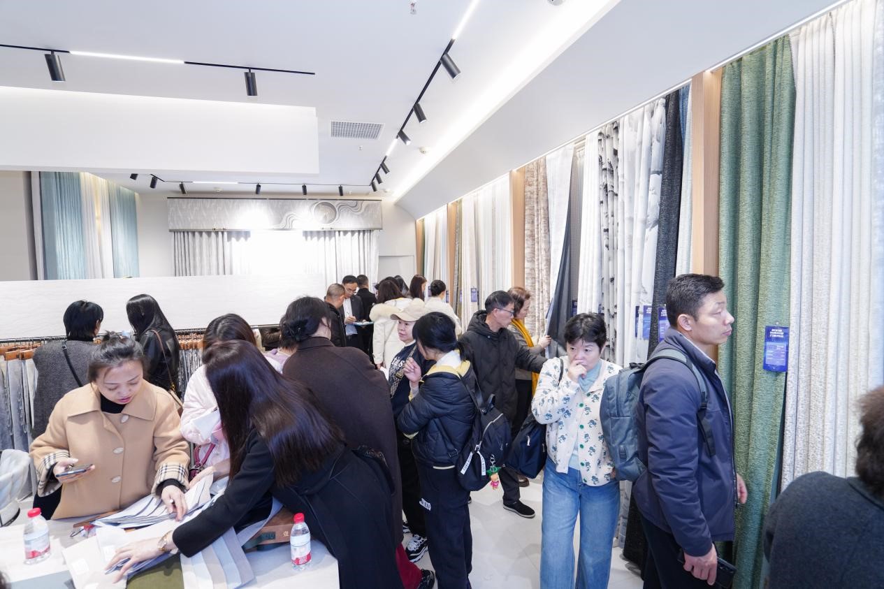 智造織就未來，錦韻潮動(dòng)全球！2025海寧春季家博會(huì)今日啟幕