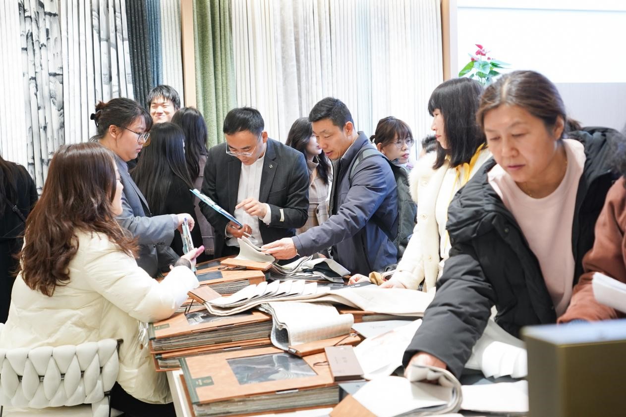 智造織就未來，錦韻潮動(dòng)全球！2025海寧春季家博會(huì)今日啟幕