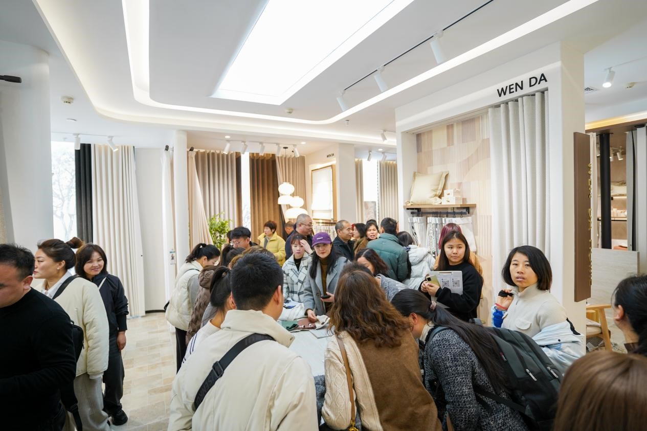 智造織就未來，錦韻潮動(dòng)全球！2025海寧春季家博會(huì)今日啟幕