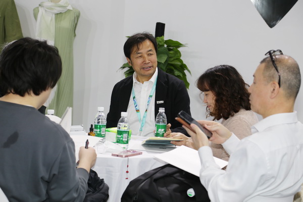 極致創(chuàng)新，讓迭代&reg;滌綸&ldquo;生態(tài)圈&rdquo;再次火爆2025yarnexpo春夏展
