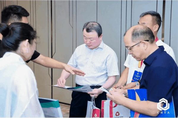  2025中國(guó)家紡協(xié)會(huì)床品年會(huì)在沭陽(yáng)召開，揭開健康家紡消費(fèi)密碼