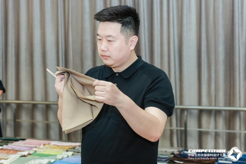 2800款面料&ldquo;綠動時尚&rdquo;，2025第八屆中國生態(tài)環(huán)保面料設(shè)計(jì)大賽評審會在盛澤舉辦！