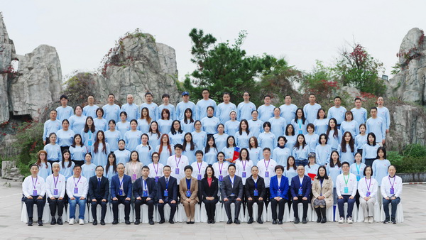 紋創(chuàng)新象，挖掘創(chuàng)意設(shè)計人才！2025年紡織行業(yè)紡織面料設(shè)計師（圖案設(shè)計）職業(yè)技能競賽全國決賽順利舉行
