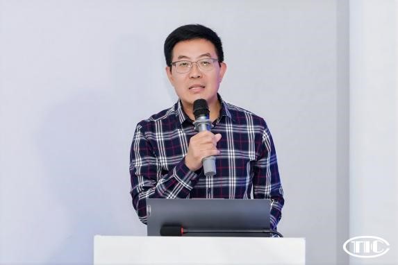 破解數(shù)字化管理難題！紡織數(shù)智轉(zhuǎn)型研討會在柯橋舉辦