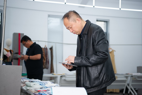 以人才培育為行業(yè)注入持久驅(qū)動(dòng)力！第十一屆十佳紡織面料設(shè)計(jì)師評(píng)審會(huì)于柯橋舉行