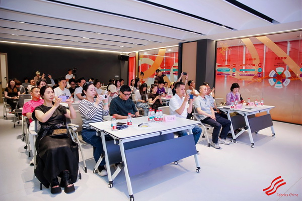 鏈接日常運動與大眾時尚！2027春夏面料趨勢沙龍深度解析專精產(chǎn)品開發(fā)